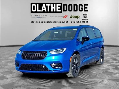 New 2026 Chrysler Pacifica Limited