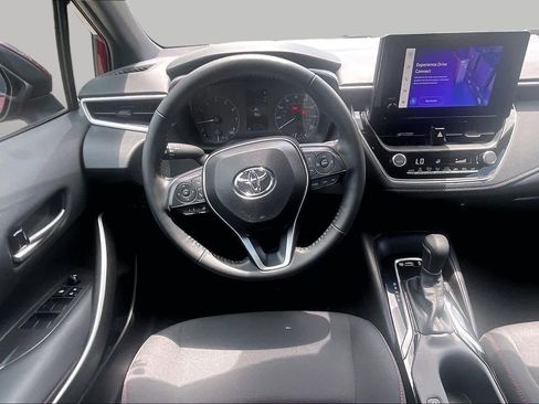 Used 2025 Toyota Corolla SE FWD image 6