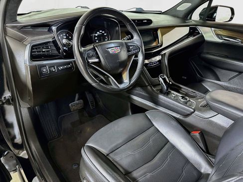 Used 2022 Cadillac XT6 Premium Luxury w/ Platinum Package FWD image 7