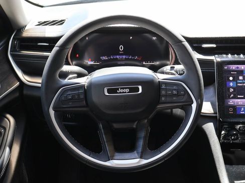 Used 2023 Jeep Grand Cherokee Limited AWD/4WD image 13