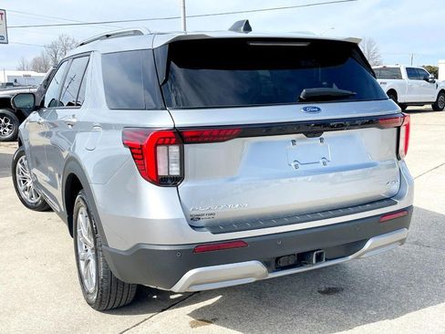 Used 2025 Ford Explorer Platinum image 5