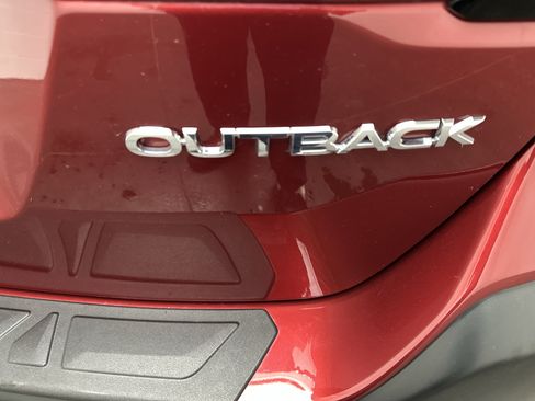 Used 2025 Subaru Outback Premium w/ Popular Package #1A AWD/4WD image 11