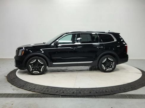 Used 2024 Kia Telluride S FWD image 5