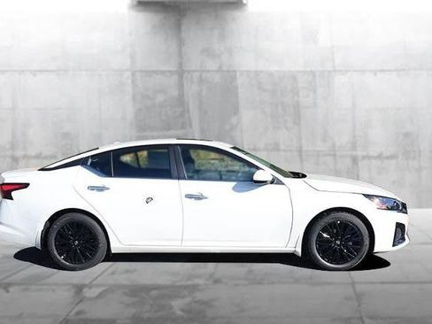 New 2025 Nissan Altima 2.5 SV w/ SV Special Edition Package image 5