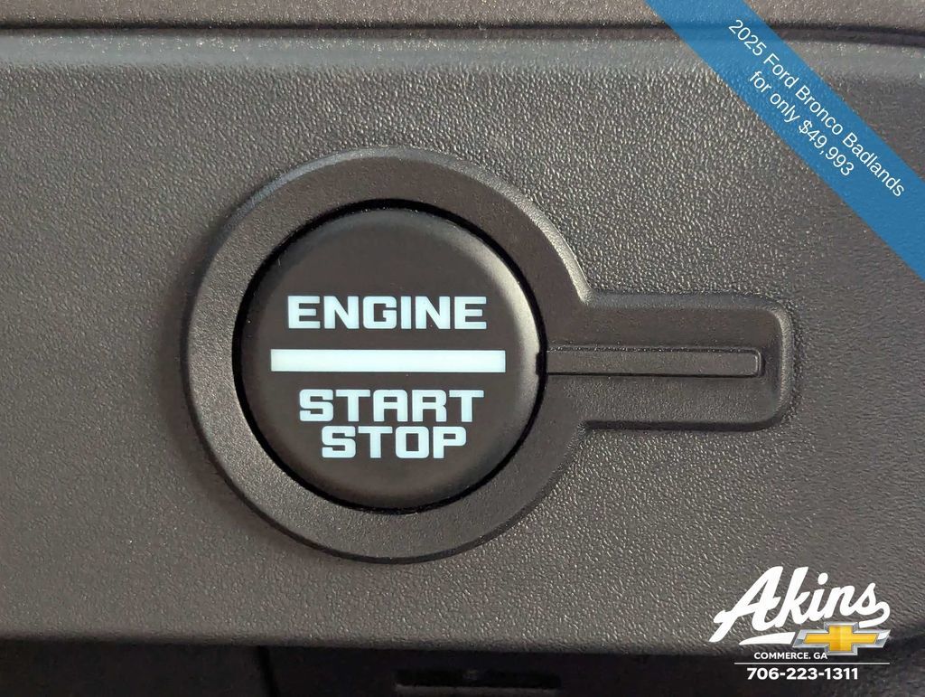 Used 2025 Ford Bronco Badlands AWD/4WD image 31