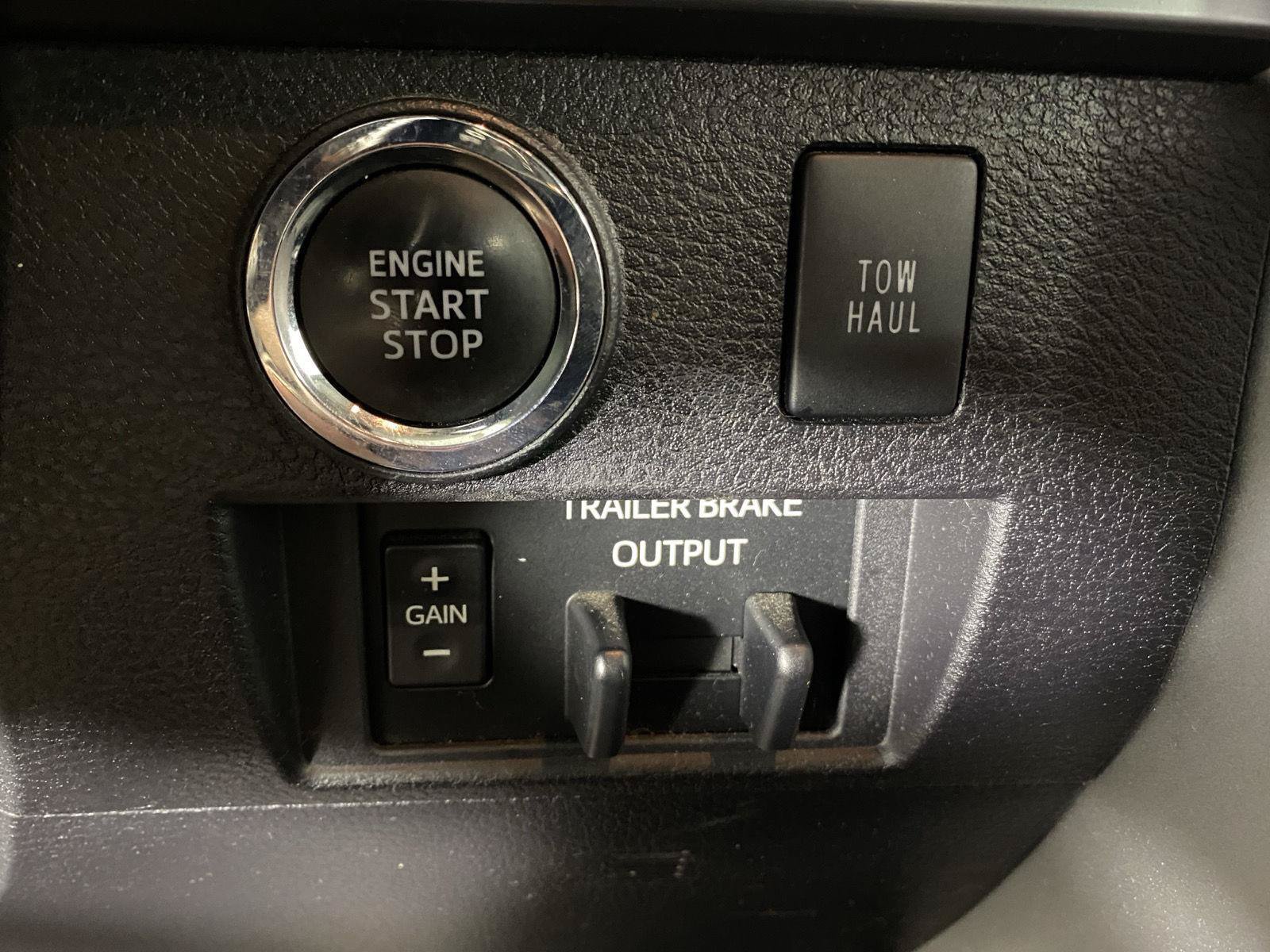 Used 2021 Toyota Tundra Platinum AWD/4WD image 17