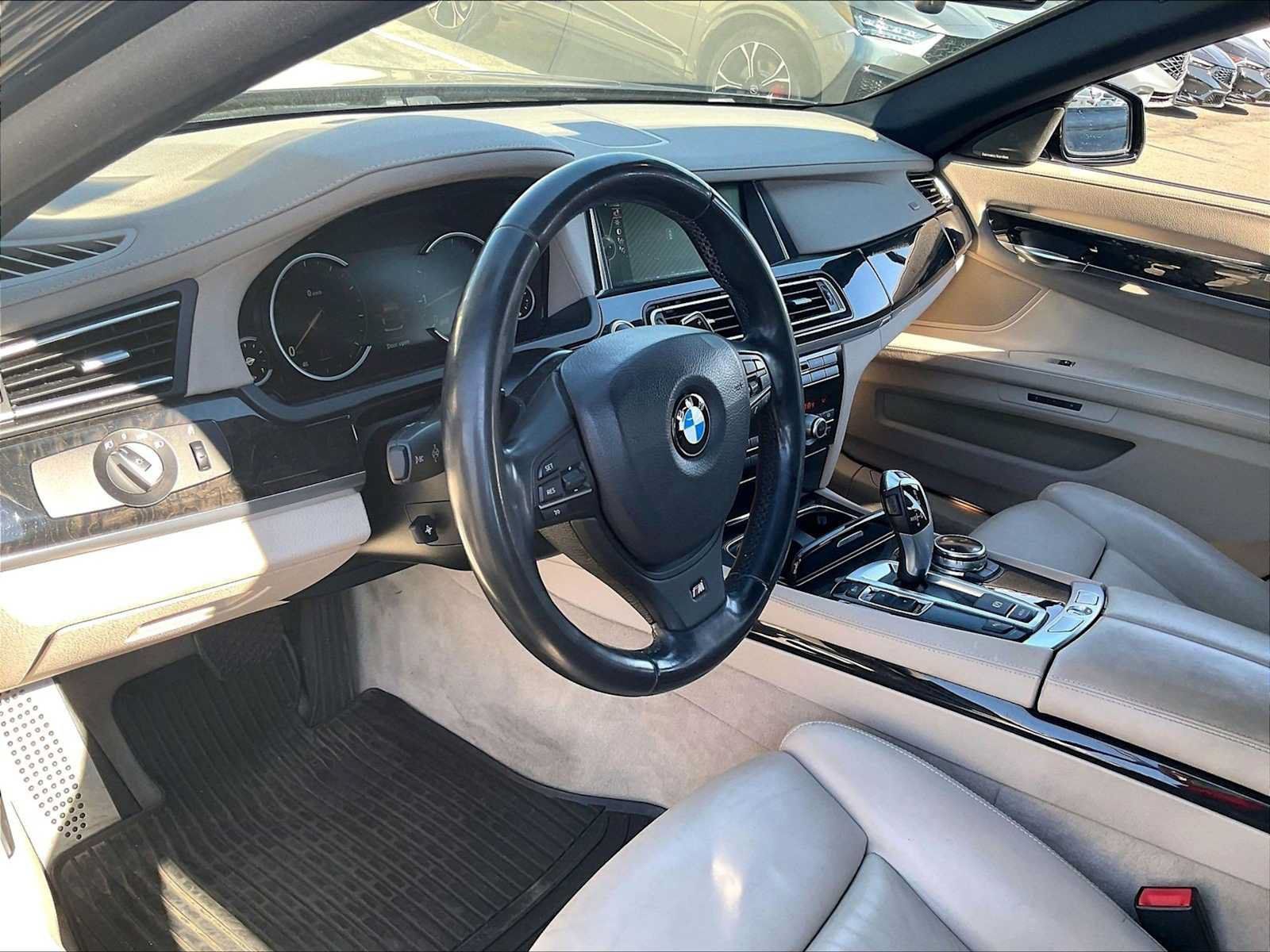 Used 2014 BMW 750Li RWD image 15