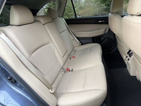 Used 2016 Subaru Outback 3.6R Limited image 32