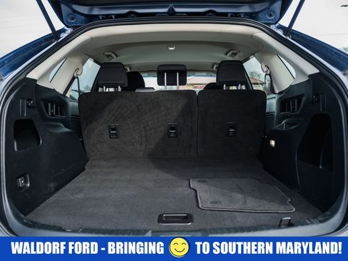 Used 2019 Ford Edge SE image 9