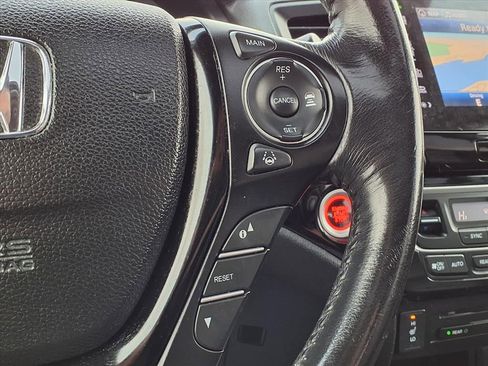 Used 2016 Honda Pilot Touring image 23