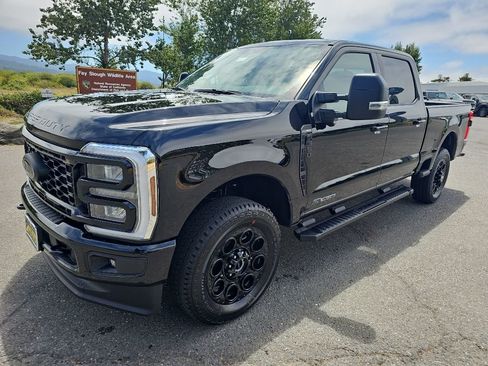 New 2025 Ford F350 XLT w/ Black Appearance Package image 27