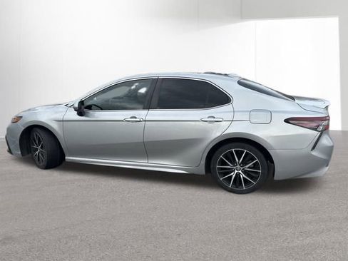 Used 2021 Toyota Camry SE image 6