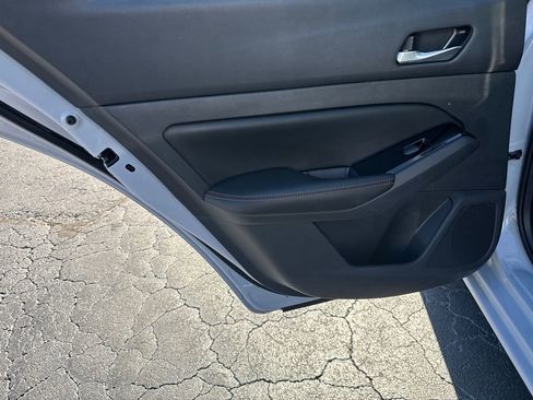 Used 2025 Nissan Altima 2.5 SR image 21