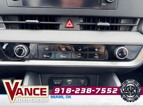 Used 2025 Kia Sportage LX AWD/4WD image 24
