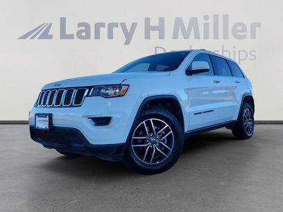 Used 2019 Jeep Grand Cherokee Laredo w/ 18" Wheel & 8.4" Radio Group