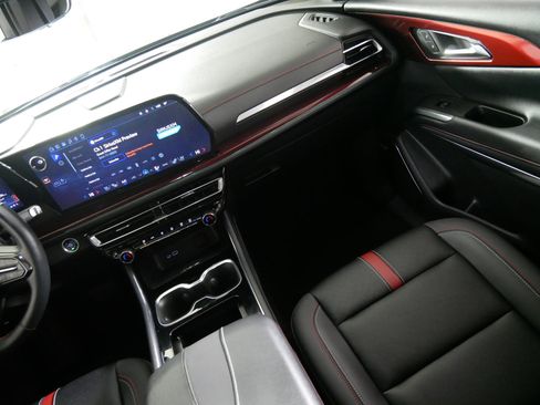 Used 2025 Chevrolet Traverse RS w/ LPO, Floor Liner Package image 11