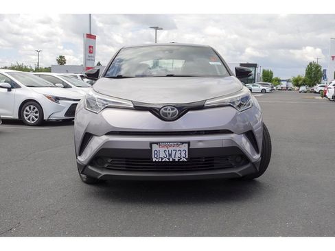 Certified 2019 Toyota C-HR XLE FWD image 3