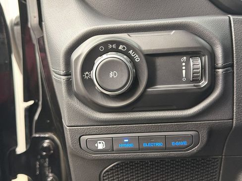 Used 2024 Jeep Wrangler High Altitude image 30