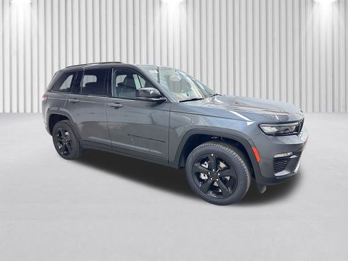 New 2025 Jeep Grand Cherokee Limited w/ Black Appearance Package image 2