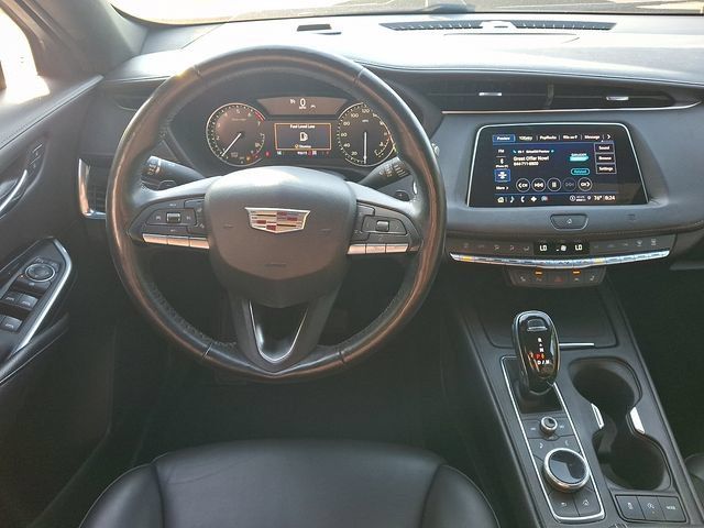 Used 2021 Cadillac XT4 Luxury w/ Cold Weather Package AWD/4WD image 11
