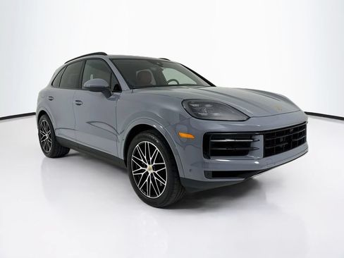 Certified 2024 Porsche Cayenne AWD/4WD image 9