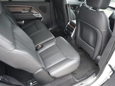 Used 2025 Land Rover Range Rover Long Wheelbase SE AWD/4WD image 26