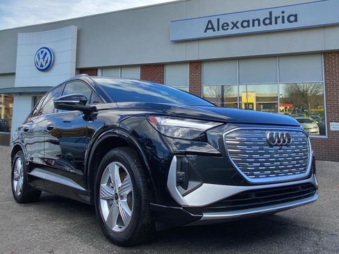 Used 2024 Audi Q4 e-tron Premium Plus w/ Premium Plus image 1