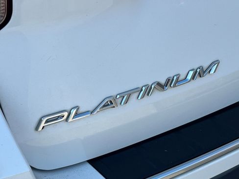 Used 2020 Ford Explorer Platinum w/ Premium Technology Package image 29