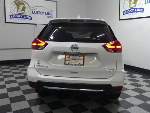 Used 2019 Nissan Rogue SV image 8