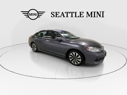 Used 2017 Honda Accord Touring image 13