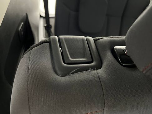 Used 2025 Ford Explorer Active RWD image 28