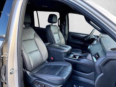 Used 2023 Chevrolet Suburban RST w/ Luxury Package RWD image 9