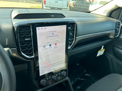 New 2025 Ford Ranger XLT w/ Equipment Group 301A High image 33