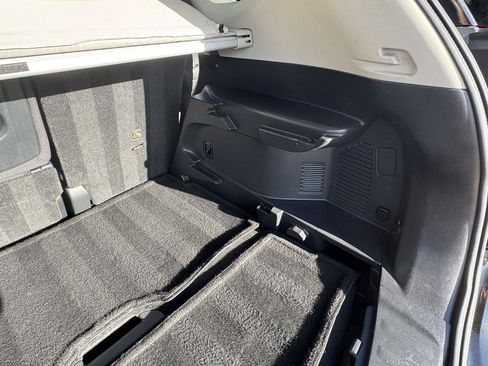 Used 2018 Nissan Rogue SV FWD image 18