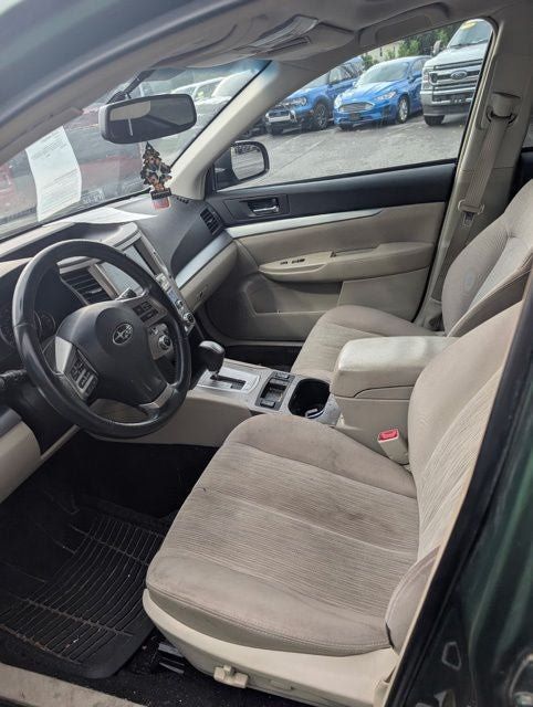 Used 2014 Subaru Outback 2.5i Premium AWD/4WD image 9