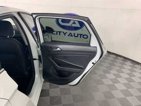 Used 2023 Volkswagen Jetta SE w/ Panoramic Sunroof Package FWD image 33