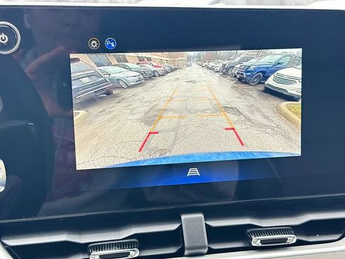 New 2026 Chevrolet Equinox LT w/ Convenience Package II image 15