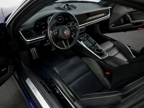 Used 2022 Porsche 911 Turbo image 18
