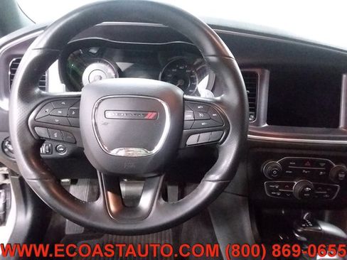 Used 2018 Dodge Charger R/T w/ Blacktop Package image 11