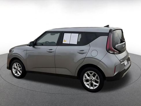 Used 2025 Kia Soul LX w/ LX Technology Package image 10