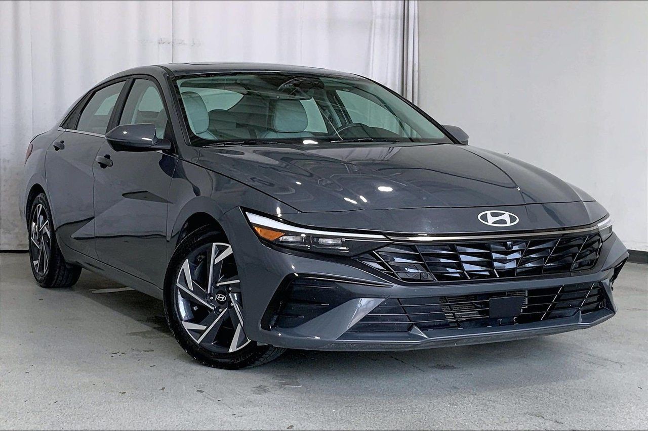 Used 2024 Hyundai Elantra Limited FWD image 34