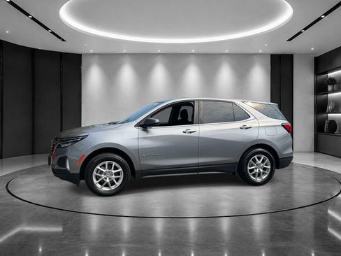 Used 2023 Chevrolet Equinox LT AWD/4WD image 4