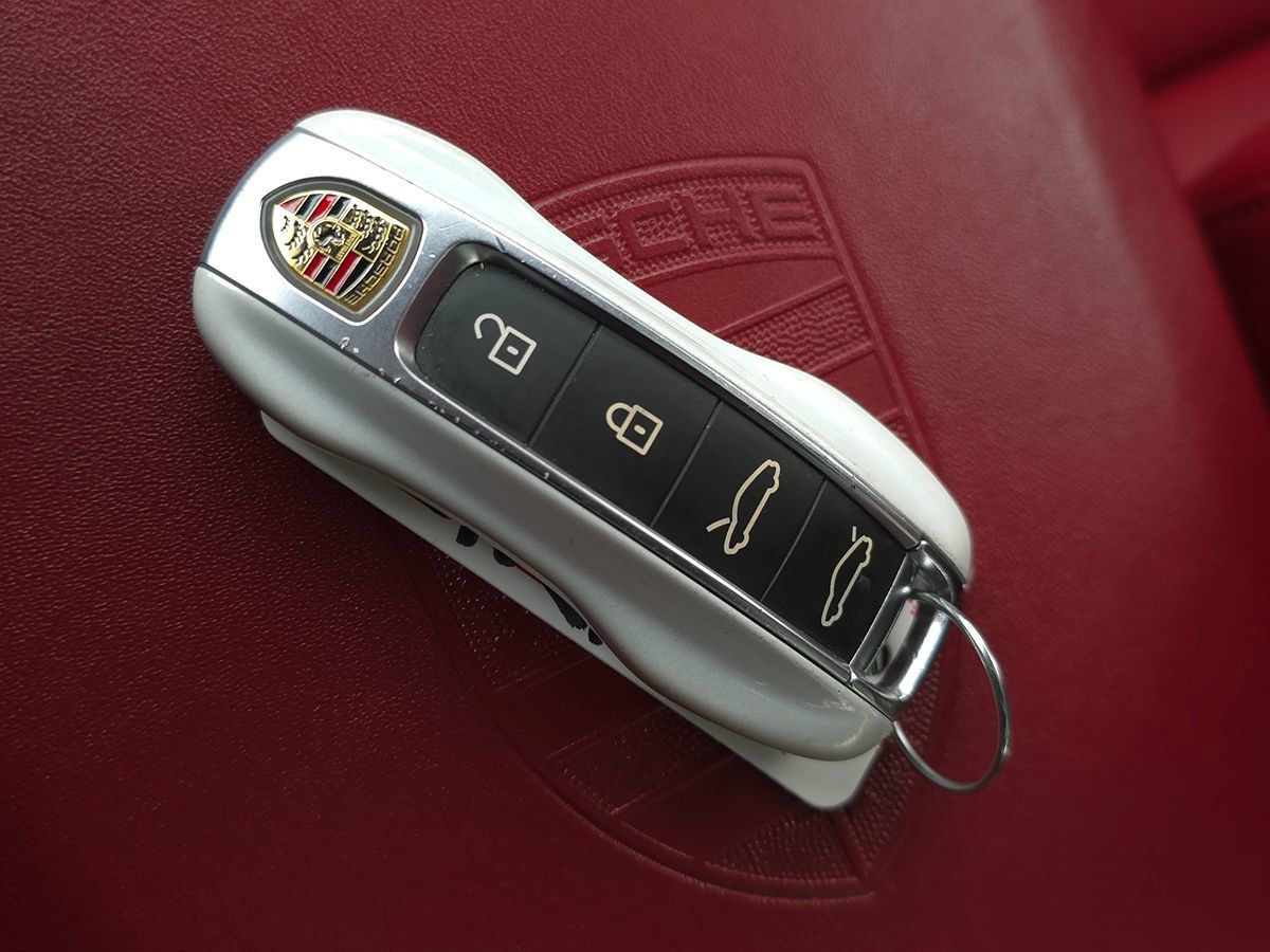 Used 2020 Porsche Taycan Turbo AWD/4WD image 64