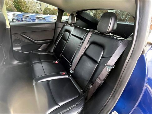 Used 2021 Tesla Model Y Long Range image 23