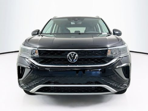 Used 2024 Volkswagen Taos SE FWD image 6