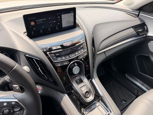Used 2025 Acura RDX SH-AWD w/ Technology Package image 18