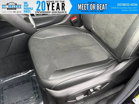 New 2025 Jeep Grand Cherokee Altitude image 17