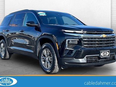 Used 2024 Chevrolet Traverse LT