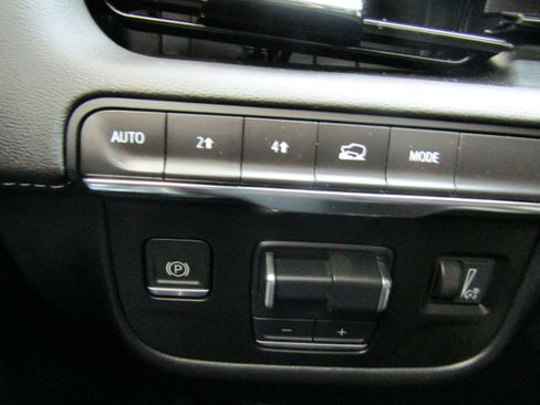 Used 2023 Cadillac Escalade Sport AWD/4WD image 19