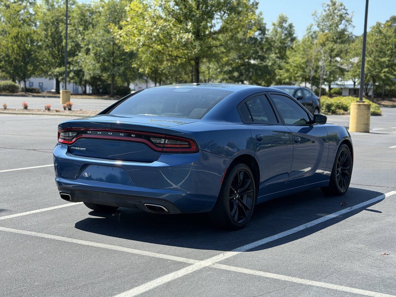 Used 2020 Dodge Charger SXT RWD image 7